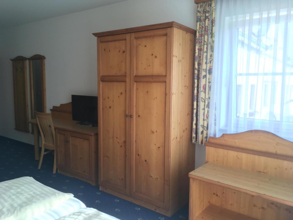Hotel Gasthof Familie Czepl Ernsthofen Bagian luar foto