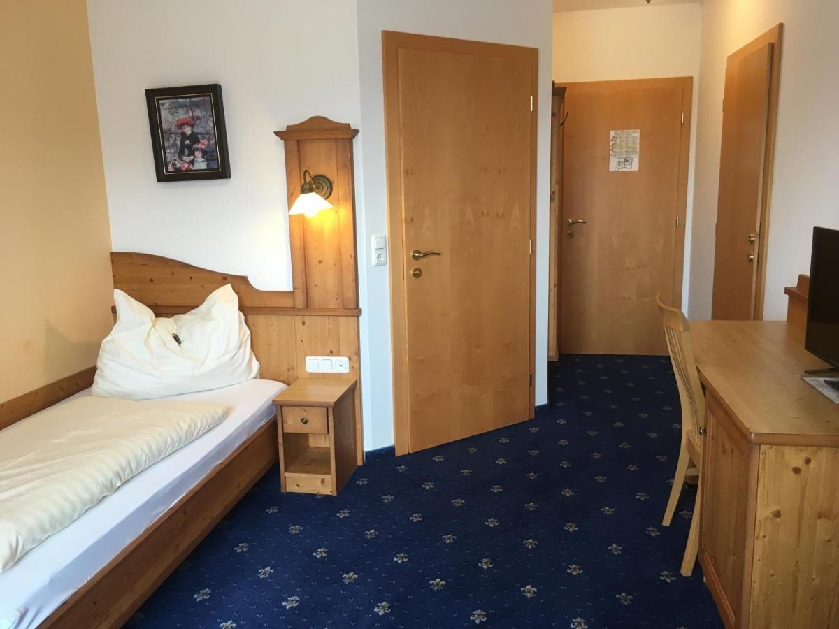 Hotel Gasthof Familie Czepl Ernsthofen Bagian luar foto