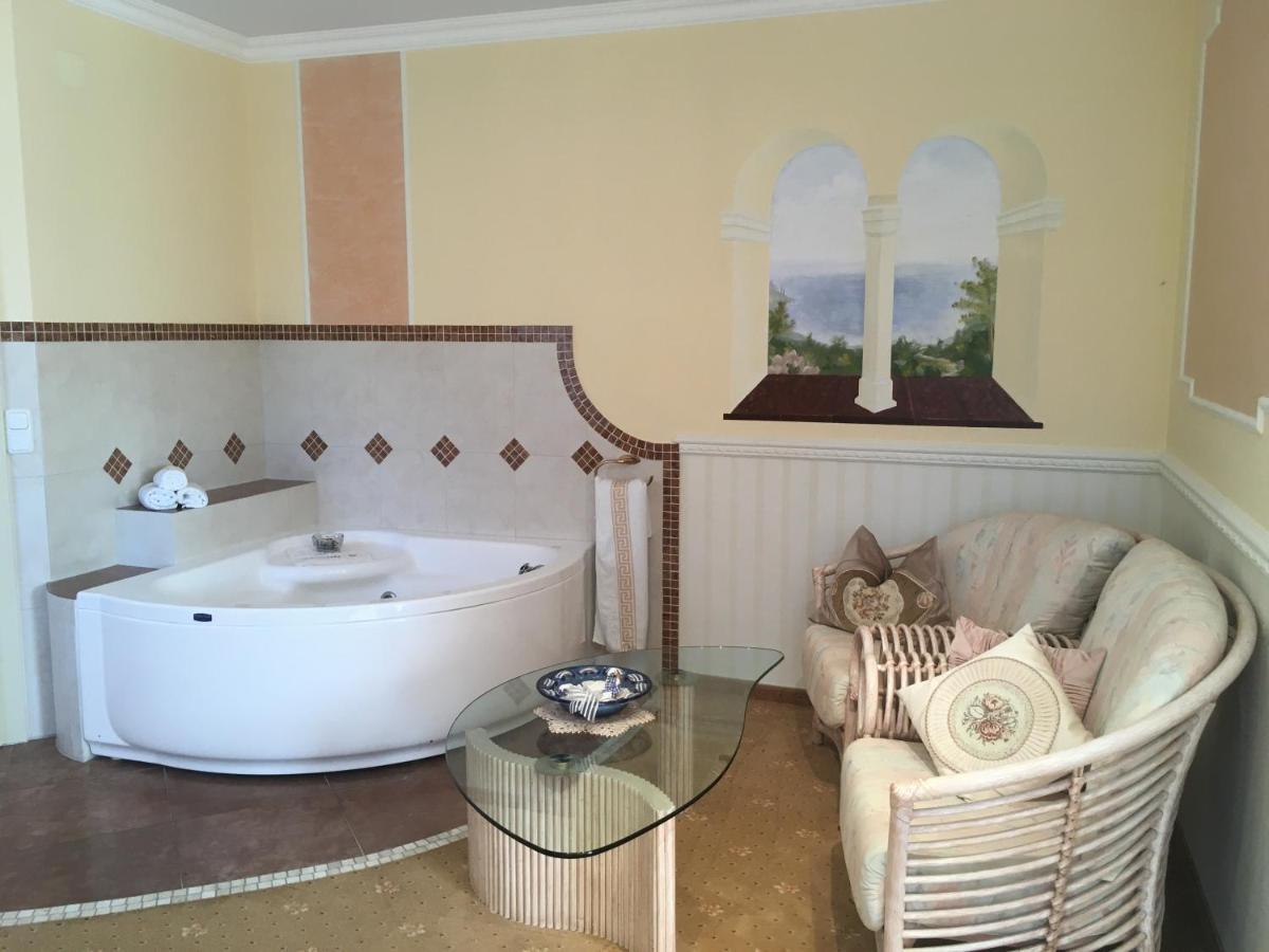 Hotel Gasthof Familie Czepl Ernsthofen Bagian luar foto